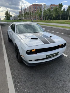Dodge Challenger 2020, белый — фото 9
