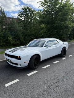 Dodge Challenger 2020, белый — фото 1